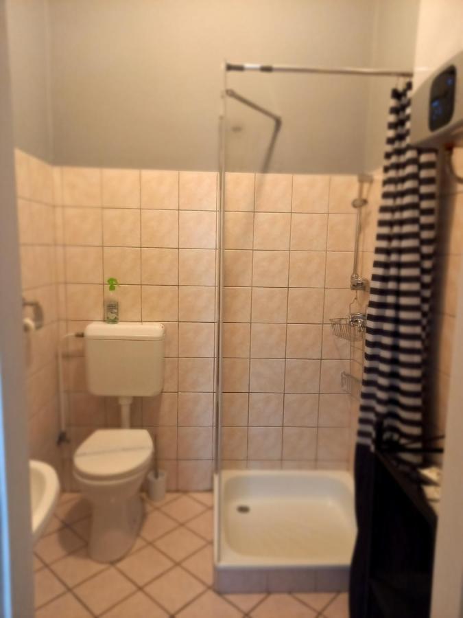 Idill Apartmanhaz B&B Tiszafured Luaran gambar