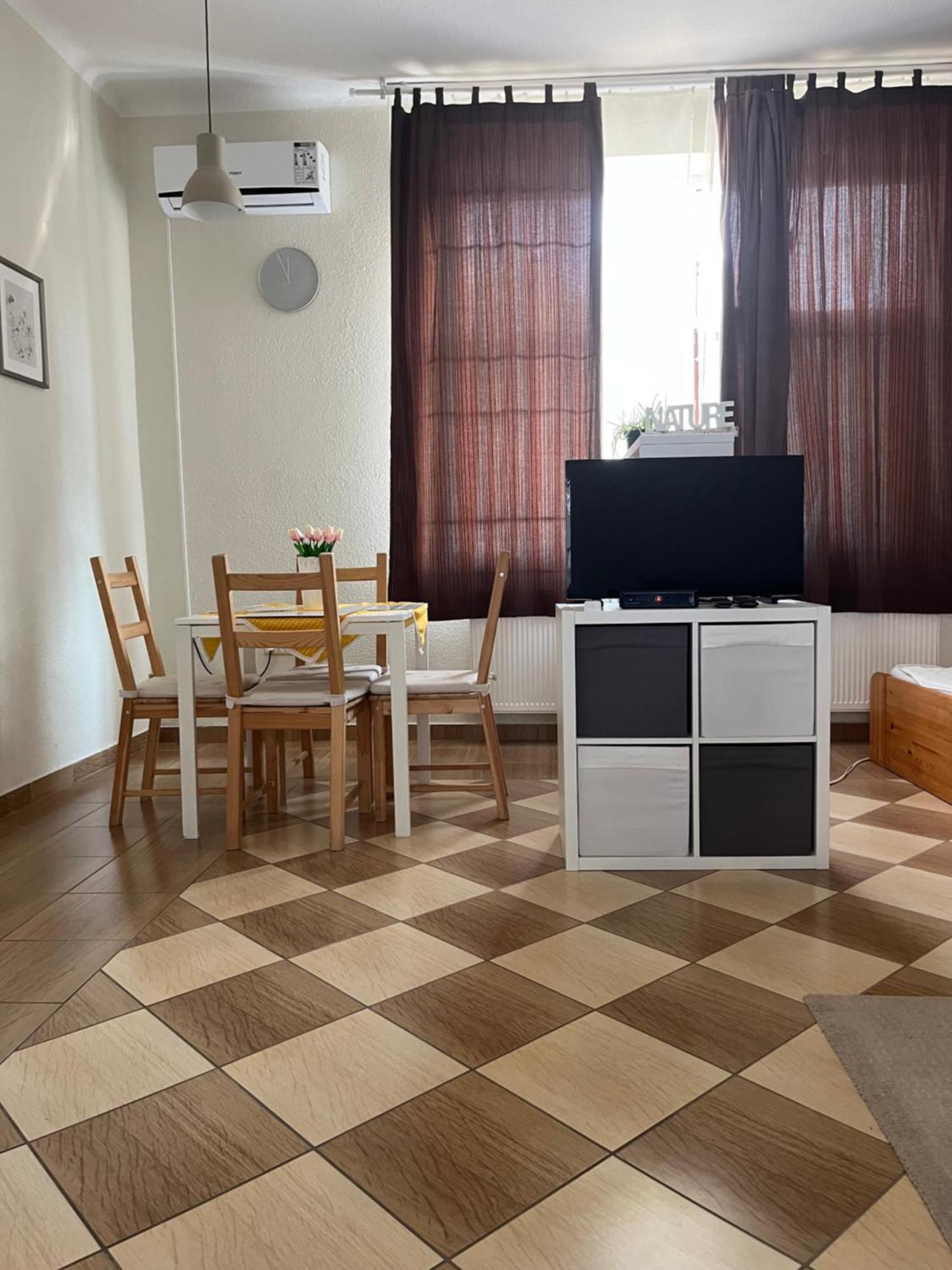 Idill Apartmanhaz B&B Tiszafured Luaran gambar