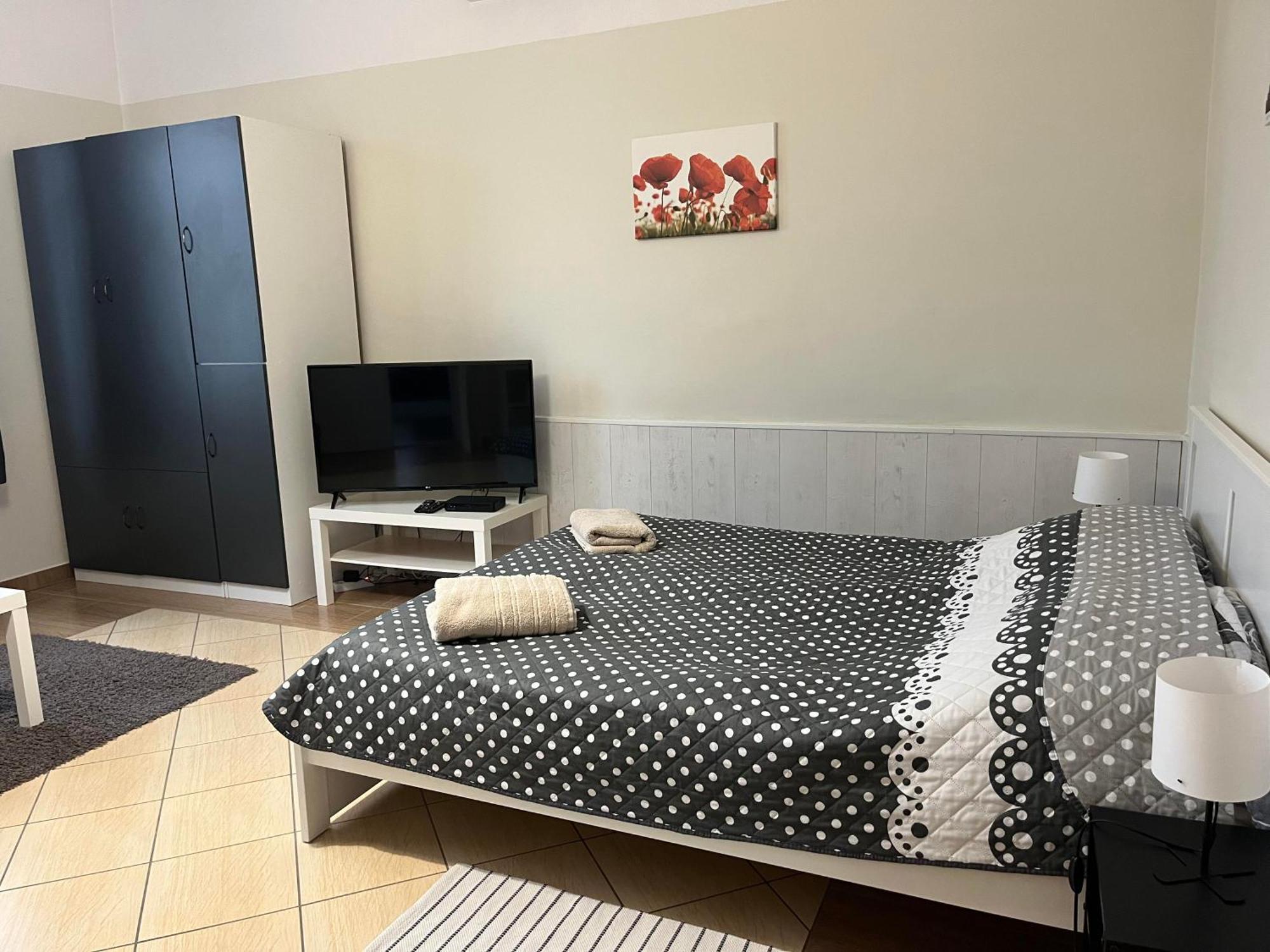 Idill Apartmanhaz B&B Tiszafured Luaran gambar